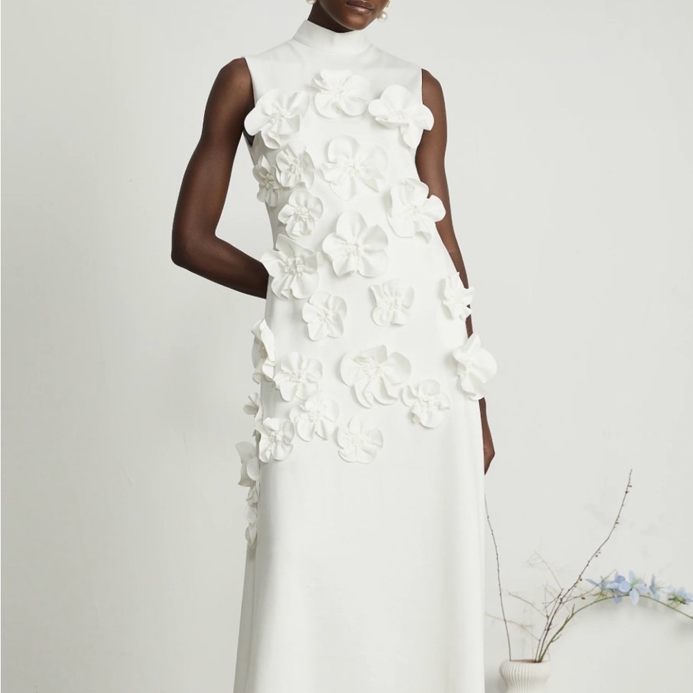 Chic White Floral Embellished Maxi Dress